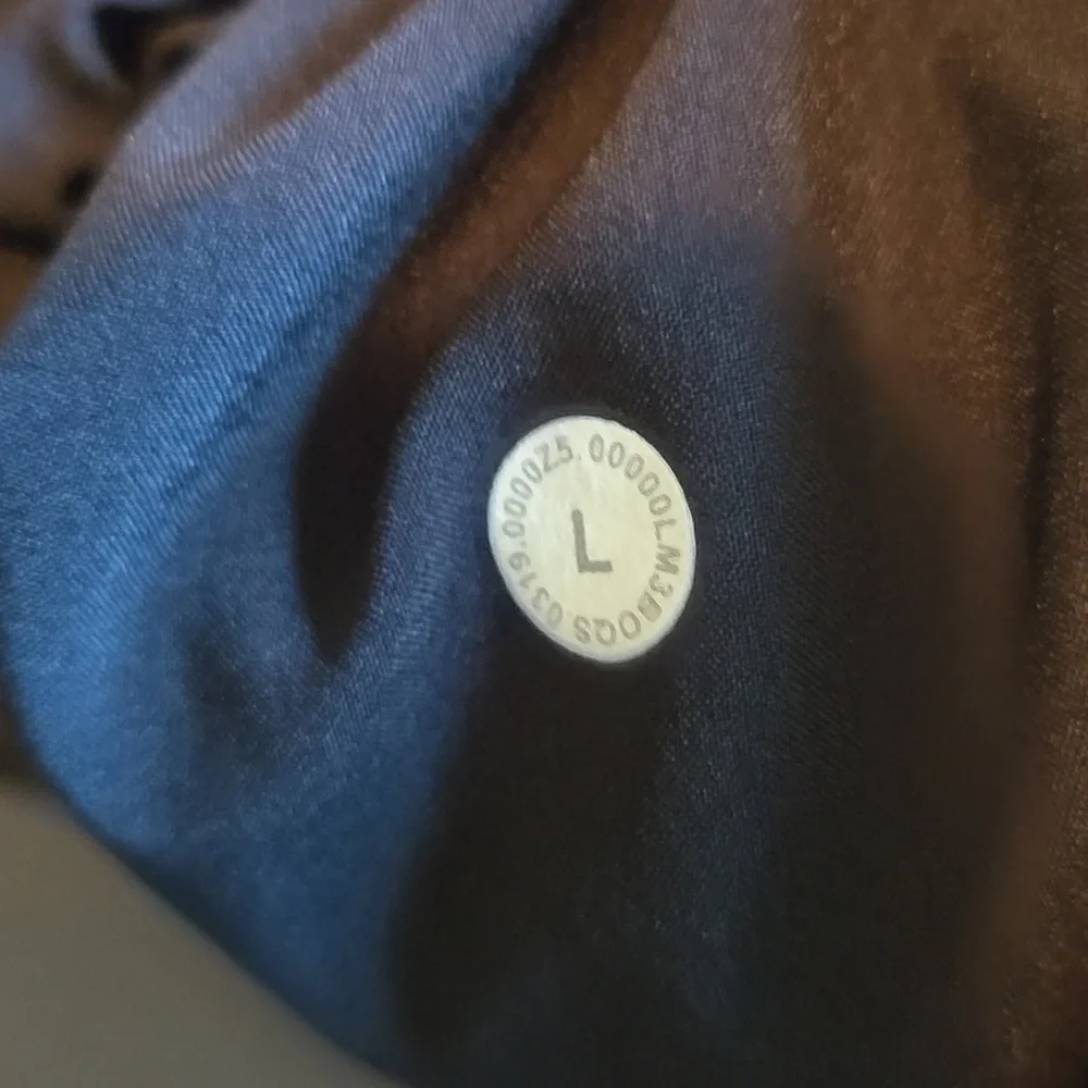 Men’s lululemon, like new. - Picture 6 of 10